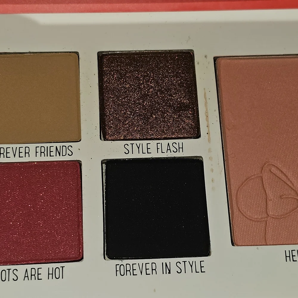 Dose of Colors Minnie Mouse Coral & Neutral Eyeshadow + Blush Palette